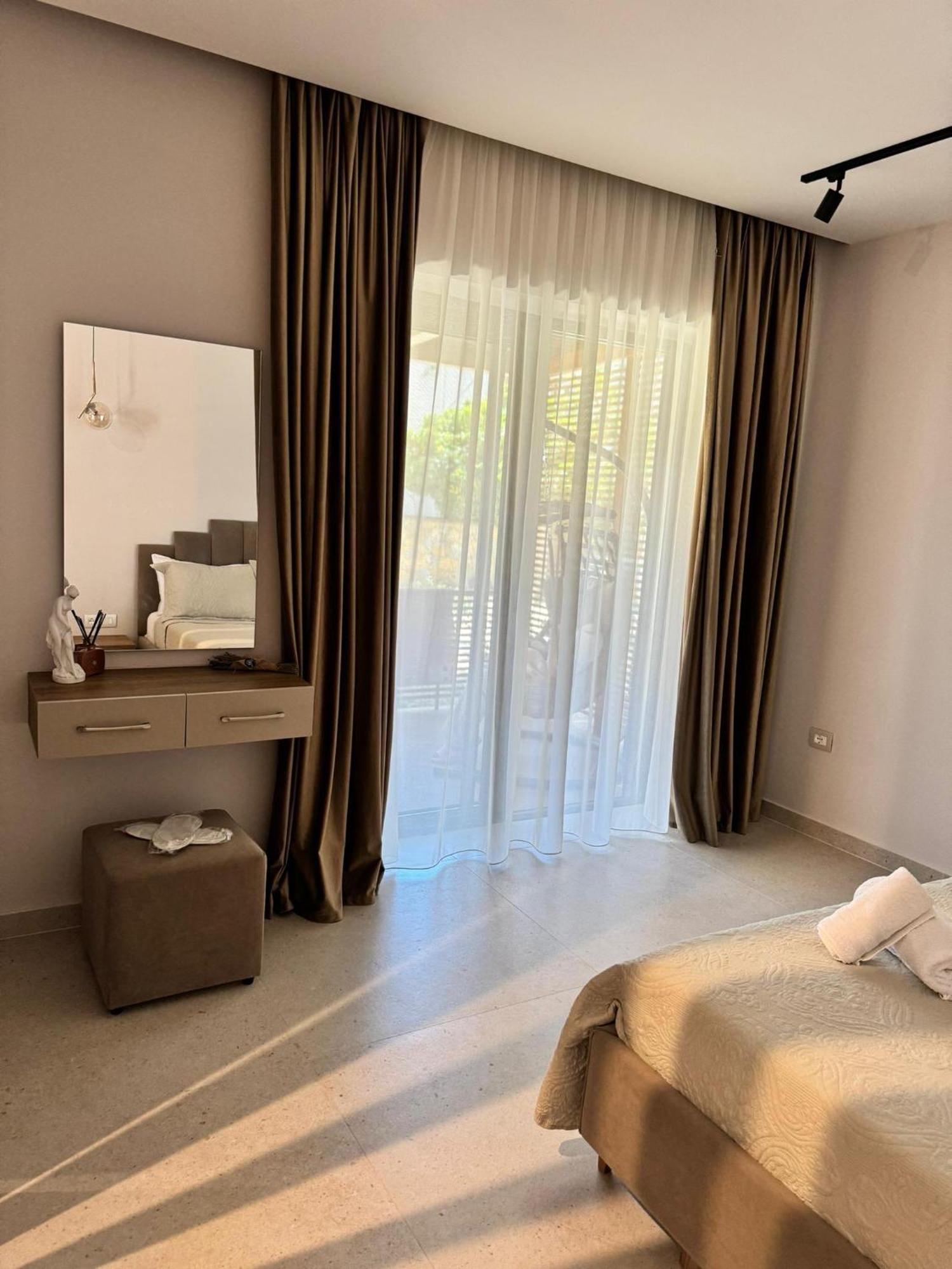 Seahana Apartment Himare Eksteriør bilde